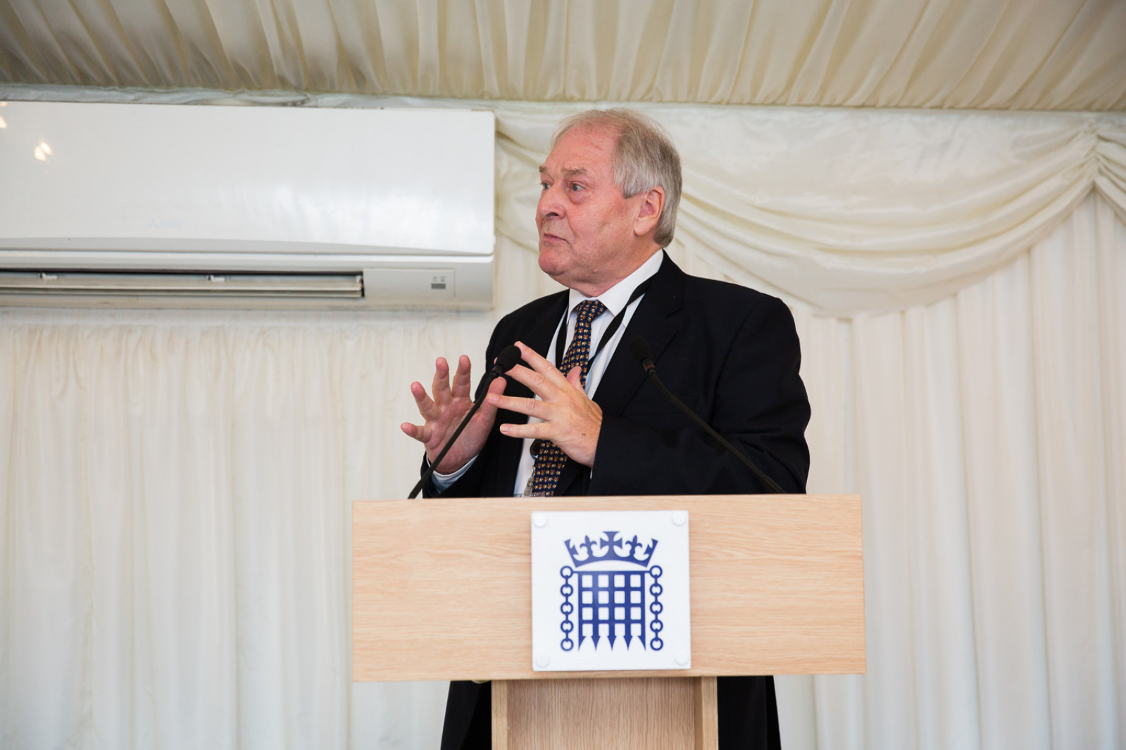 Manufacturers urge Government to Appoint Minister...
